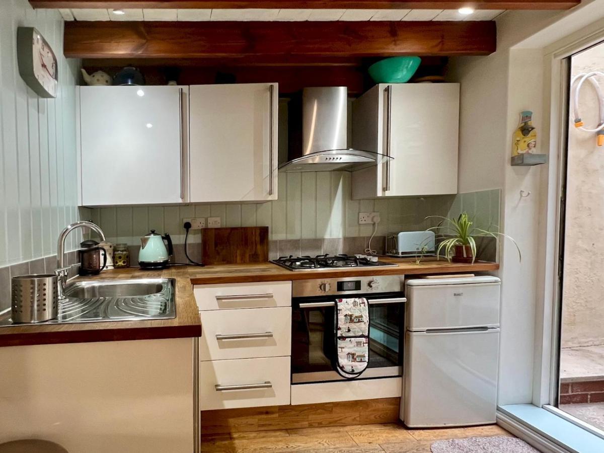 Pass The Keys 64 Church Street Characterful 2-Bed Cottage In The Heart Of Town Kingsbridge  Zewnętrze zdjęcie